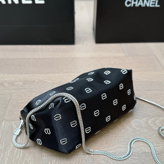 Black Casual Daily Letters Chains Bags