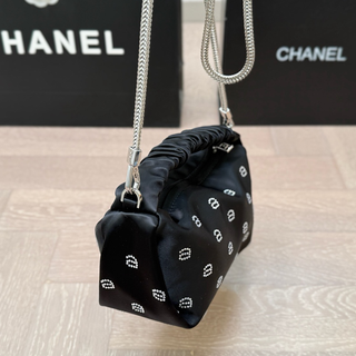 Black Casual Daily Letters Chains Bags