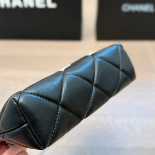 White Casual Daily Letters Chains Bags