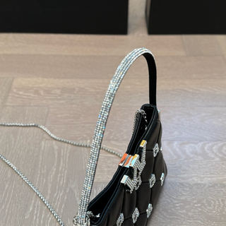 White Casual Daily Letters Chains Bags