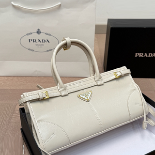 White Casual Daily Letters Zipper Bags