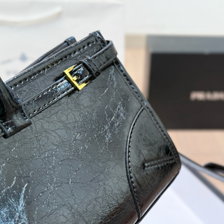 White Casual Daily Letters Zipper Bags