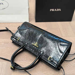 White Casual Daily Letters Zipper Bags