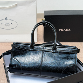 White Casual Daily Letters Zipper Bags