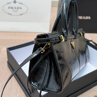 White Casual Daily Letters Zipper Bags