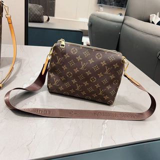 Brown Casual Daily Letters Zipper Bags