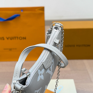 White Casual Daily Letters Chains Bags