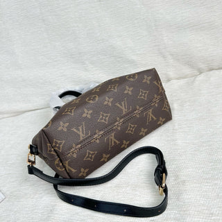 Brown Casual Daily Letters Zipper Bags