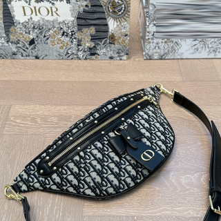 Black Casual Daily Letters Zipper Bags