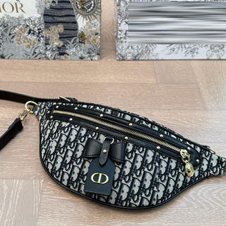 Black Casual Daily Letters Zipper Bags