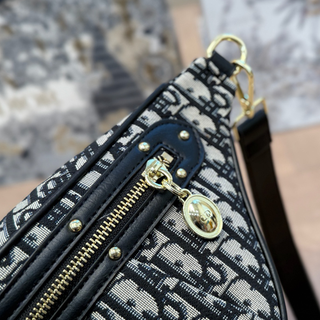 Black Casual Daily Letters Zipper Bags