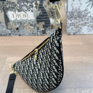 Black Casual Daily Letters Zipper Bags