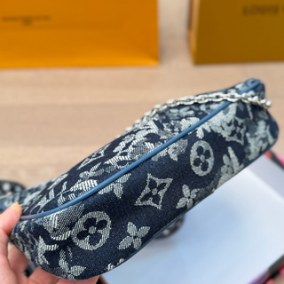 The cowboy blue Casual Daily Letters Chains Zipper Bags