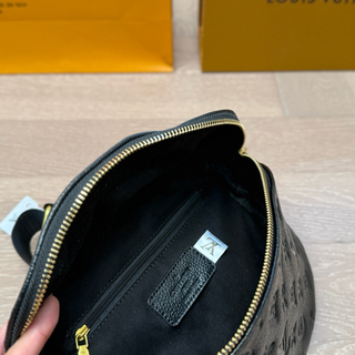 Black Casual Daily Letters Chains Bags