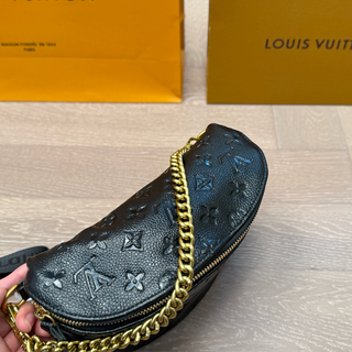 Black Casual Daily Letters Chains Bags