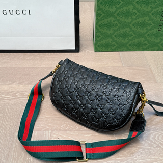 Red Green Casual Daily Letters Chains Bags